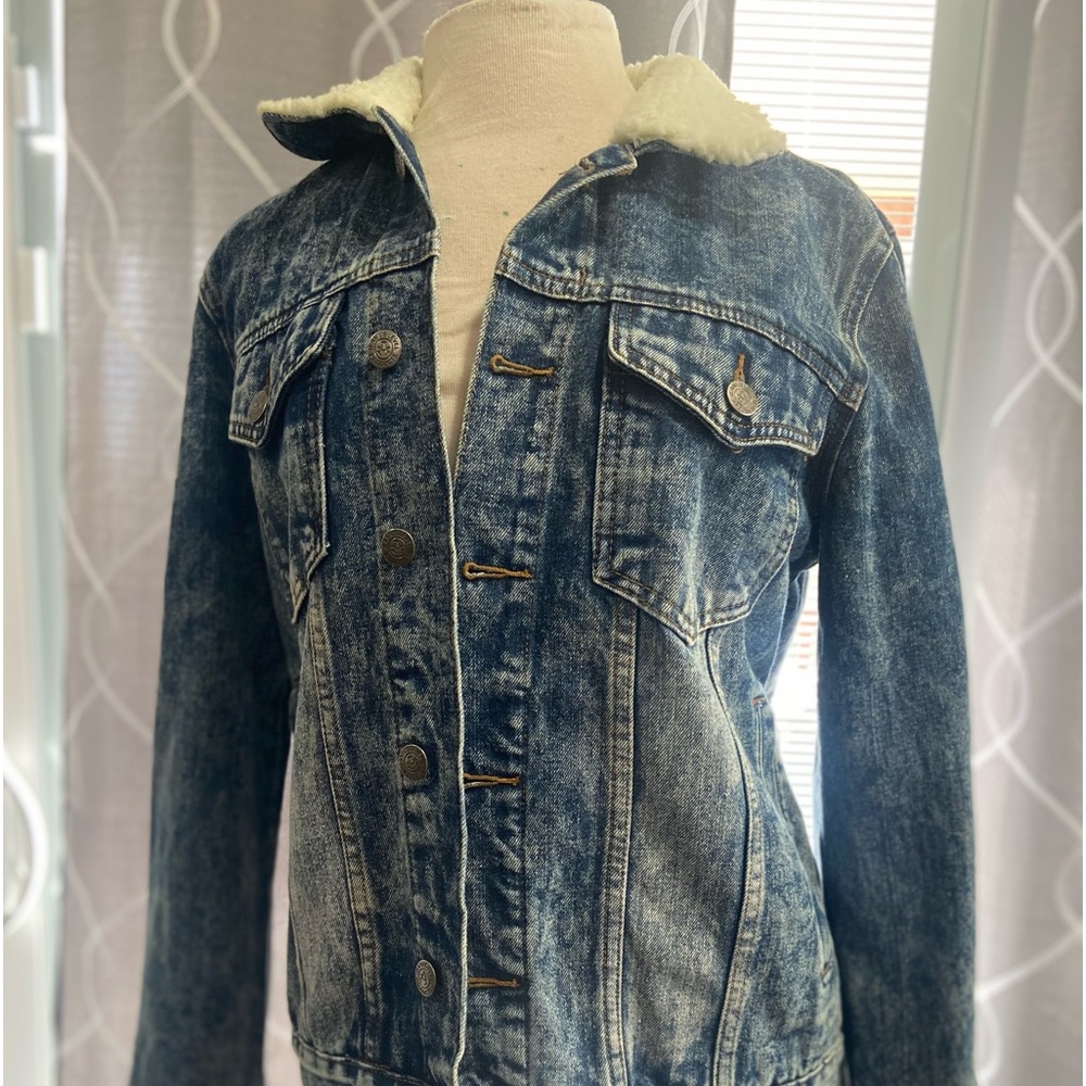 Jeanius Jean jacket size small fits medium